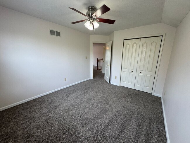 Building Photo - 9847 Cranberry Cir