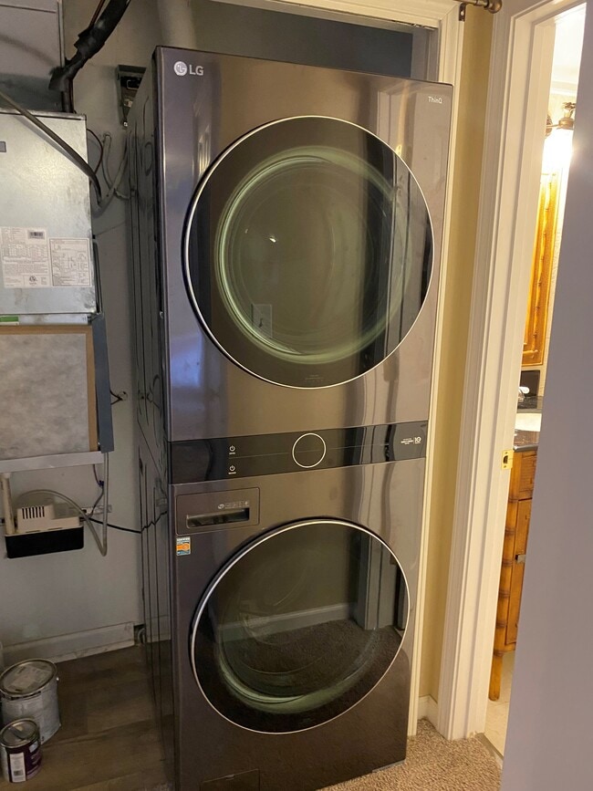 Building Photo - 5260 Crossbow Cir