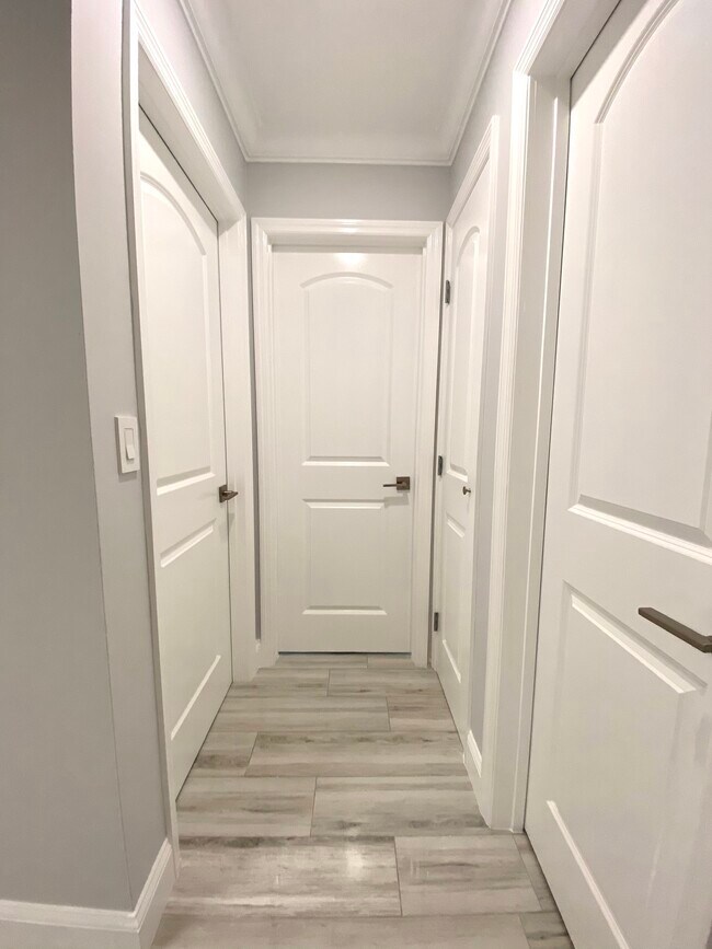 Hallway to beds/bath - 333 SE Martin Ave