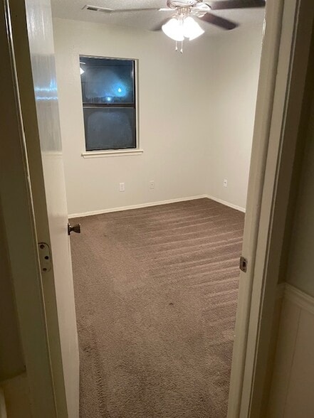 Building Photo - 2020 W Olive St