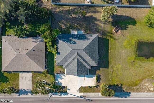 Building Photo - 1426-1428 Cape Coral Pkwy W
