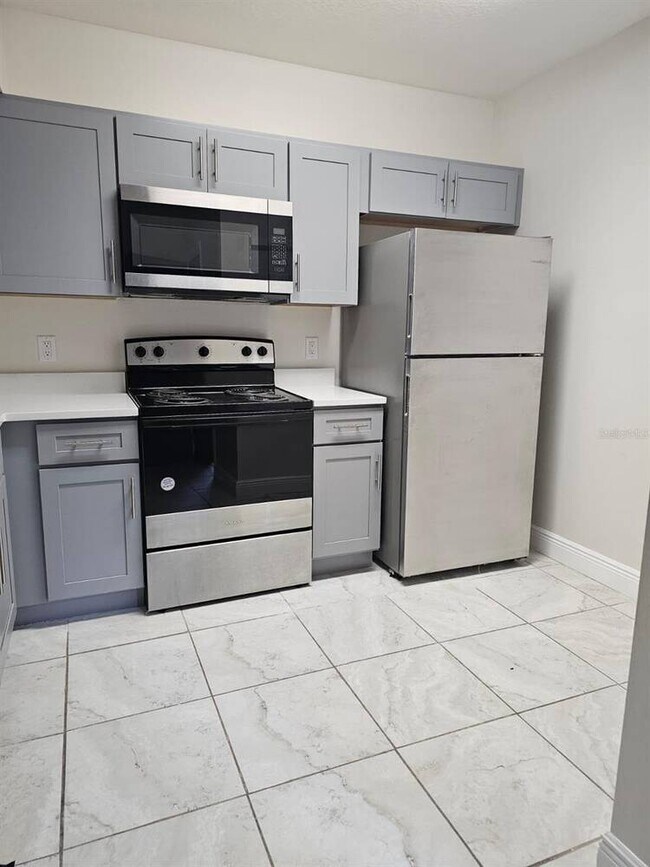 Building Photo - 13232 Galicia St