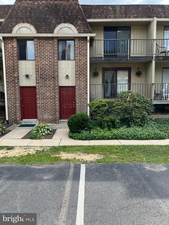 Building Photo - 374 Saybrook Ln