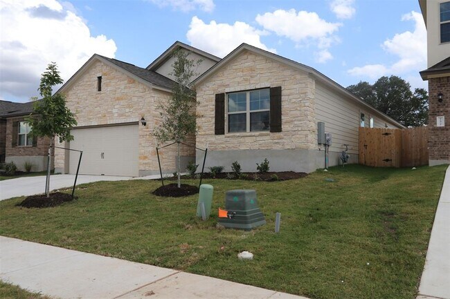 Primary Photo - 256 Falling Star Ln