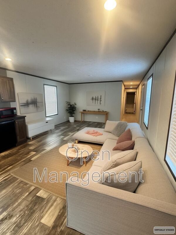 Building Photo - 301 Mantle Ave