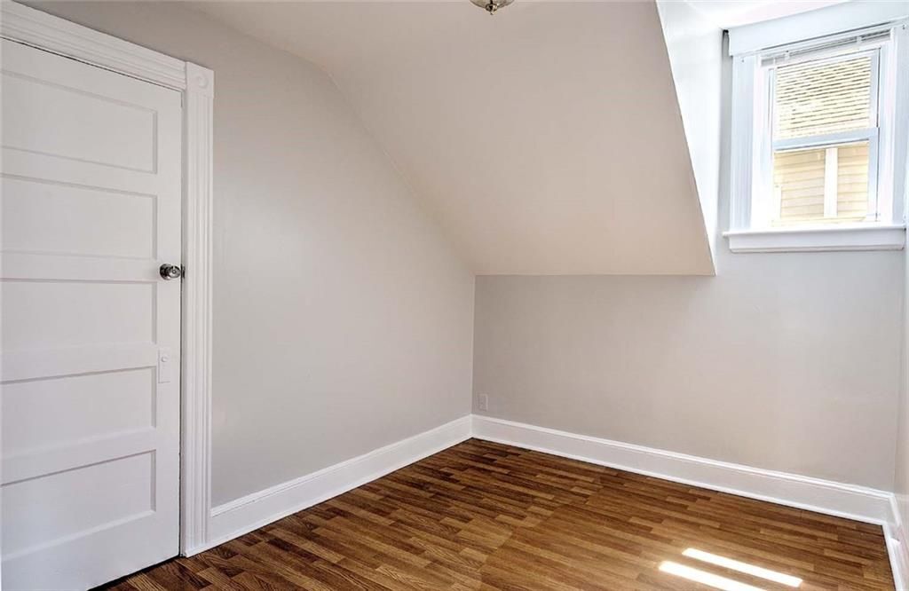 Building Photo - 24 Ida St