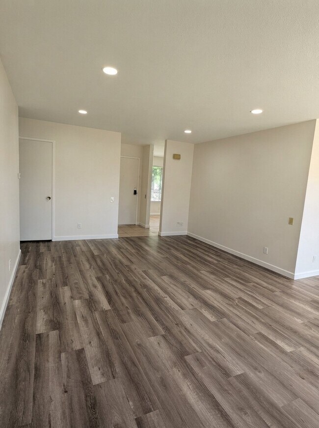 Building Photo - 11242 Nalco St