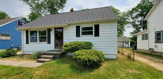 Building Photo - 3006 Alfred Ave