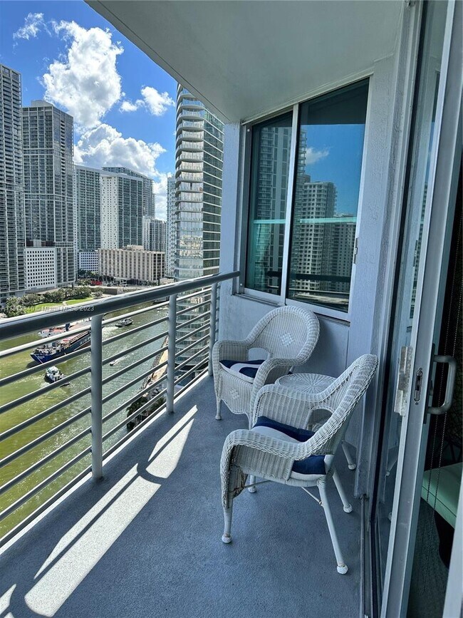 Building Photo - 325 S Biscayne Blvd
