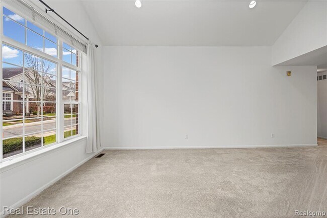 Building Photo - 23102 Alexa Dr