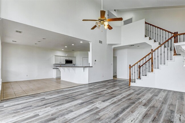 Building Photo - 14527 Clipper Cir Dr