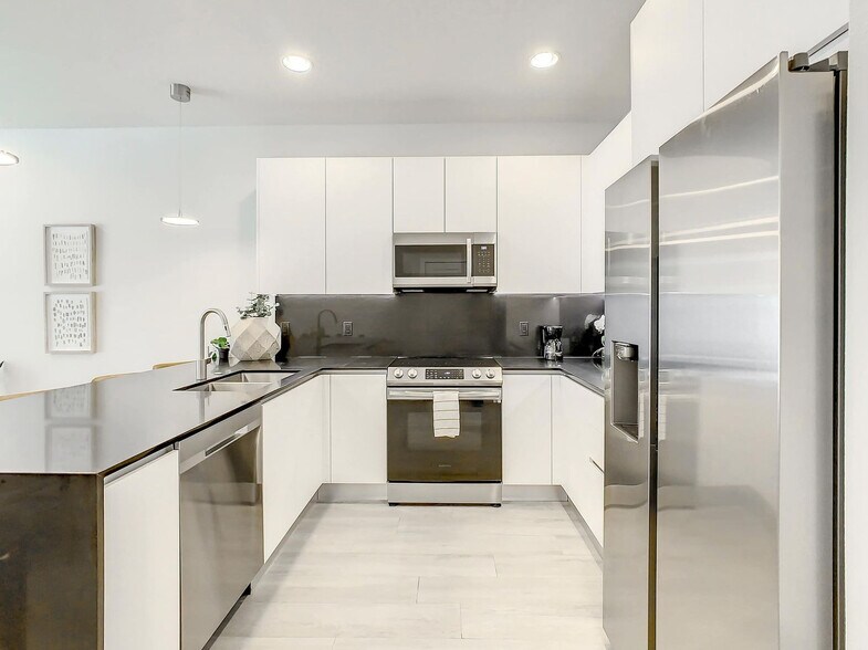 Building Photo - 17204 Blessing Dr