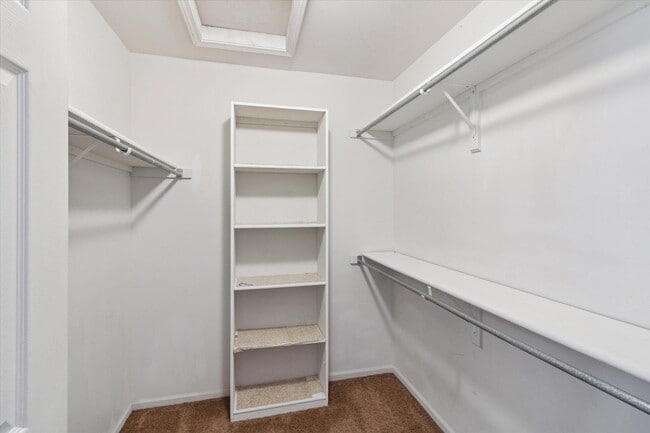 Building Photo - 45443 Glengarry Blvd