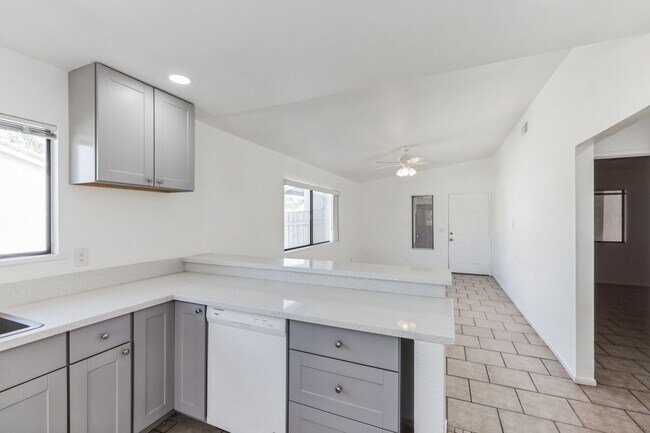 Building Photo - 78683 Ave 42