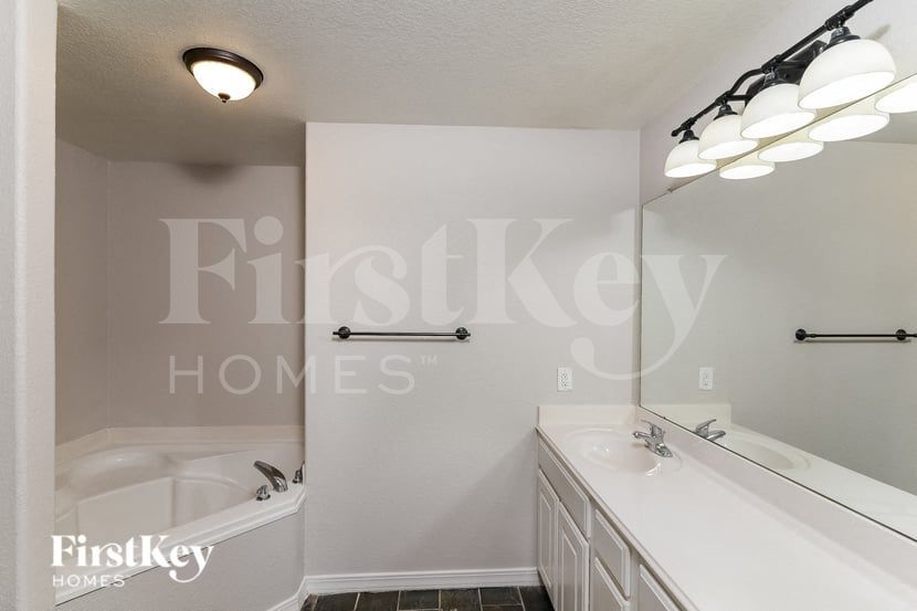Building Photo - 5858 Blonde Canyon