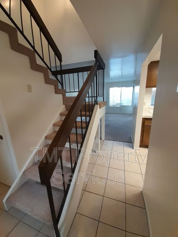 Building Photo - 413 E Rice Ranch Rd