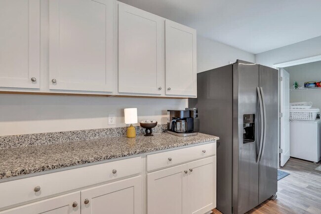 Building Photo - 321 Dogwood Cir