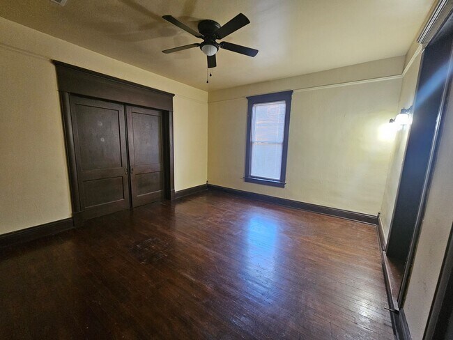 Building Photo - 1229 Vinton Ave