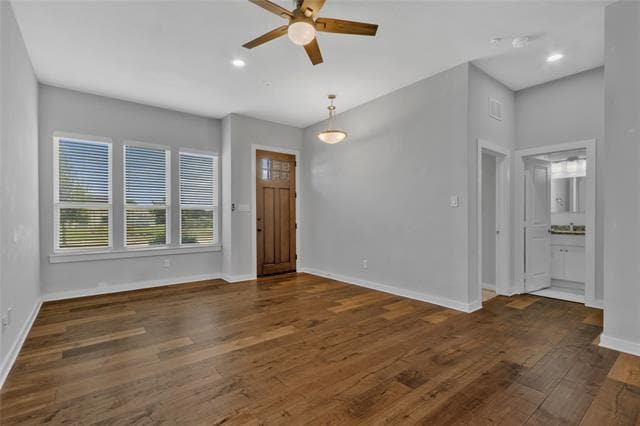 Building Photo - 5979 Rivendell Dr