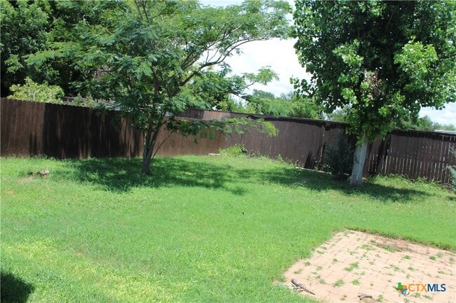 Building Photo - 167 Chering Dr