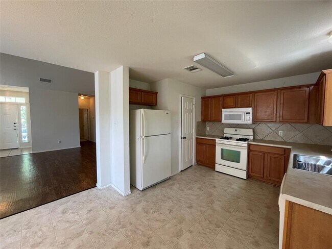Building Photo - 3830 Castle Rock Cove