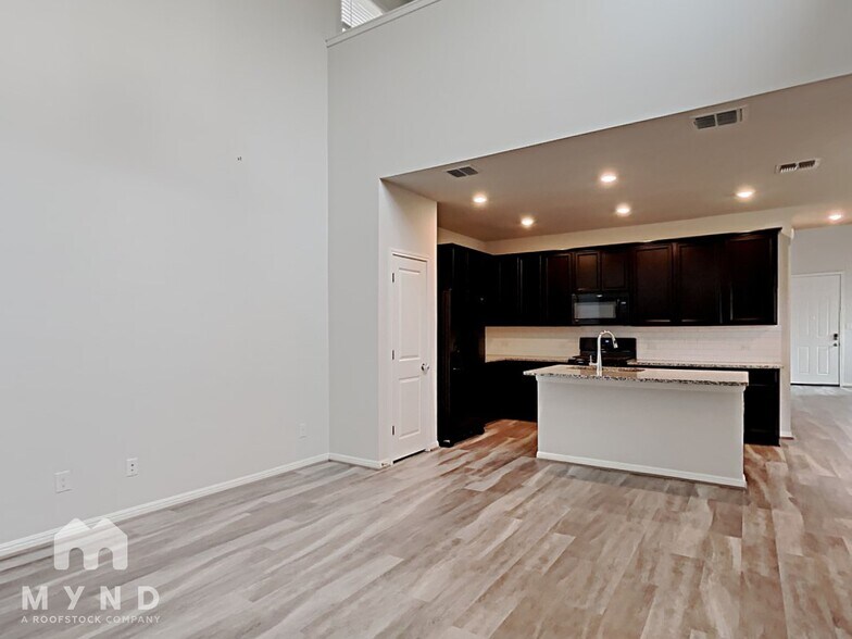 Building Photo - 5709 Pleasanton Pkwy