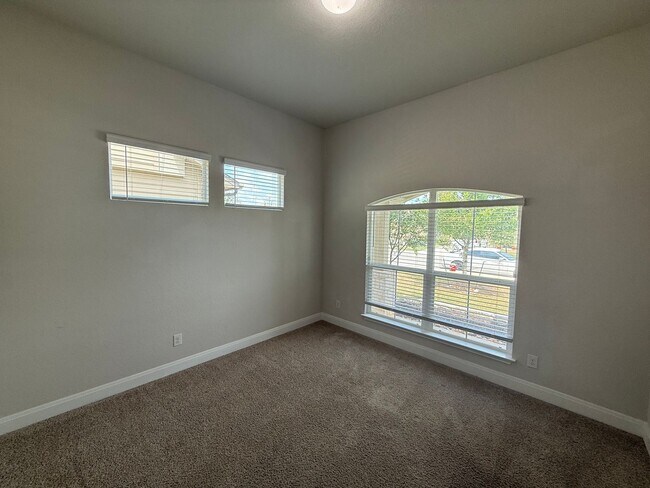 Building Photo - Stunning 4x3 Rental Home in Bulverde, TX!