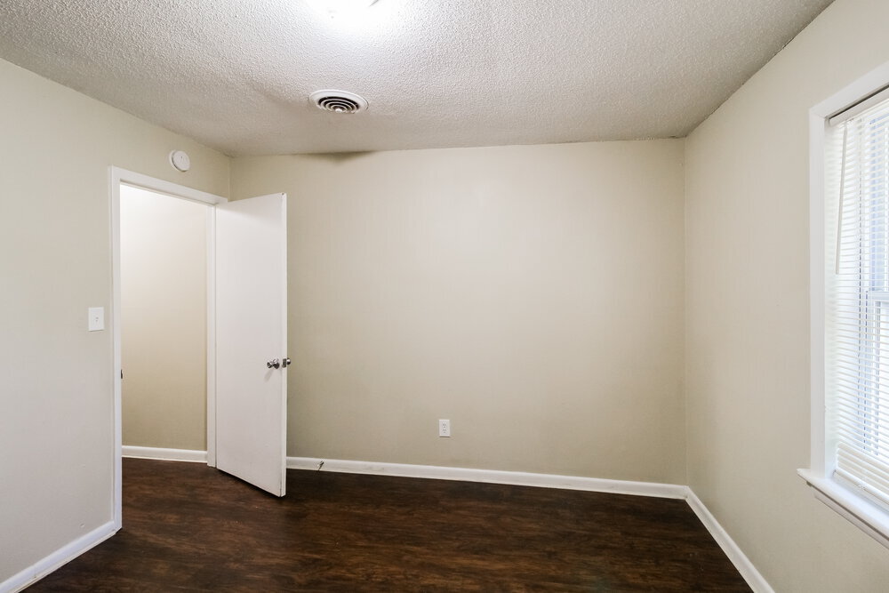 Building Photo - 5151 Hillside Dr NW