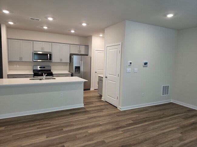 Building Photo - 1745 Lawder Cir