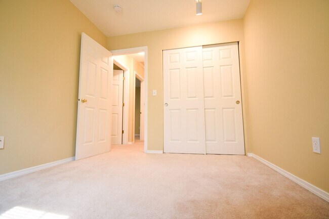 Building Photo - NEW LOWERED RENT!  Wow! Beautiful 4 Bedroo...