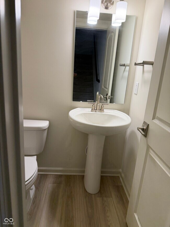 Building Photo - 14517 Pomona Ln