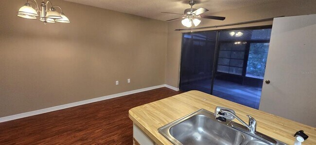 Building Photo - 1923 SW 34th Ct