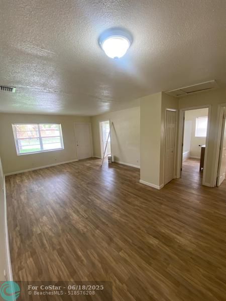 Building Photo - 1524 NW 52nd Ave