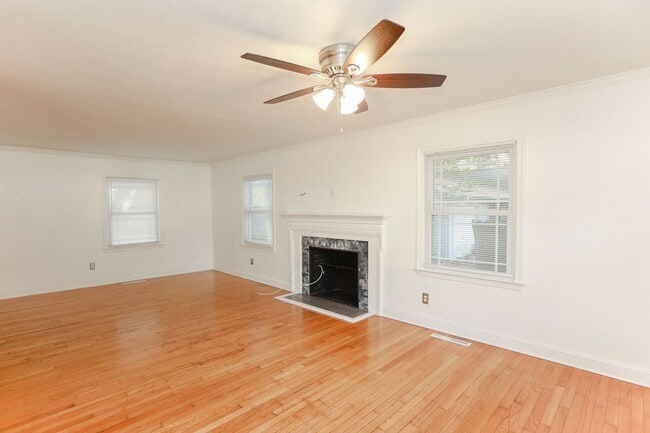 Building Photo - Elizabeth Lake Estates