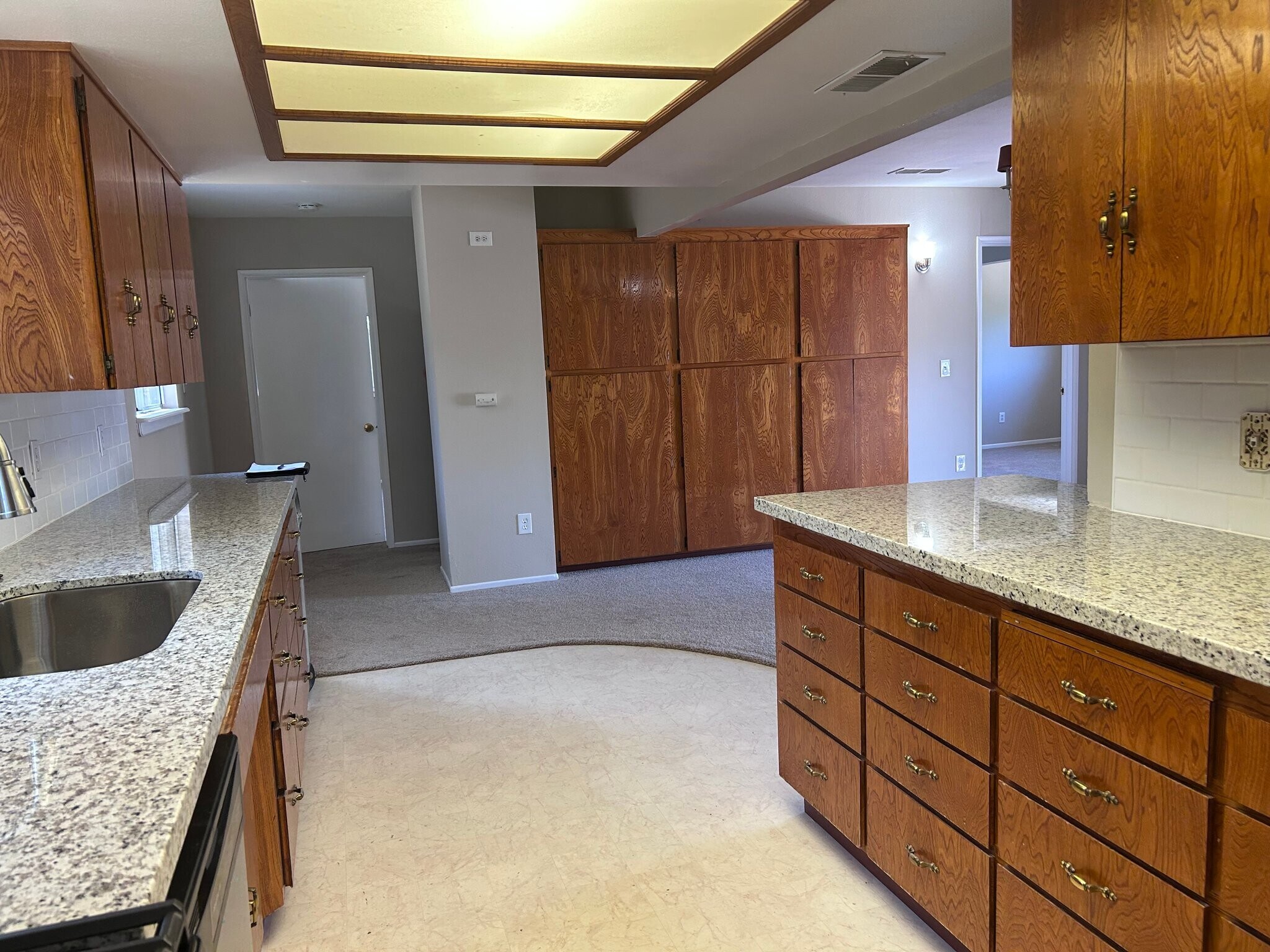 Building Photo - 398 Dunant Dr