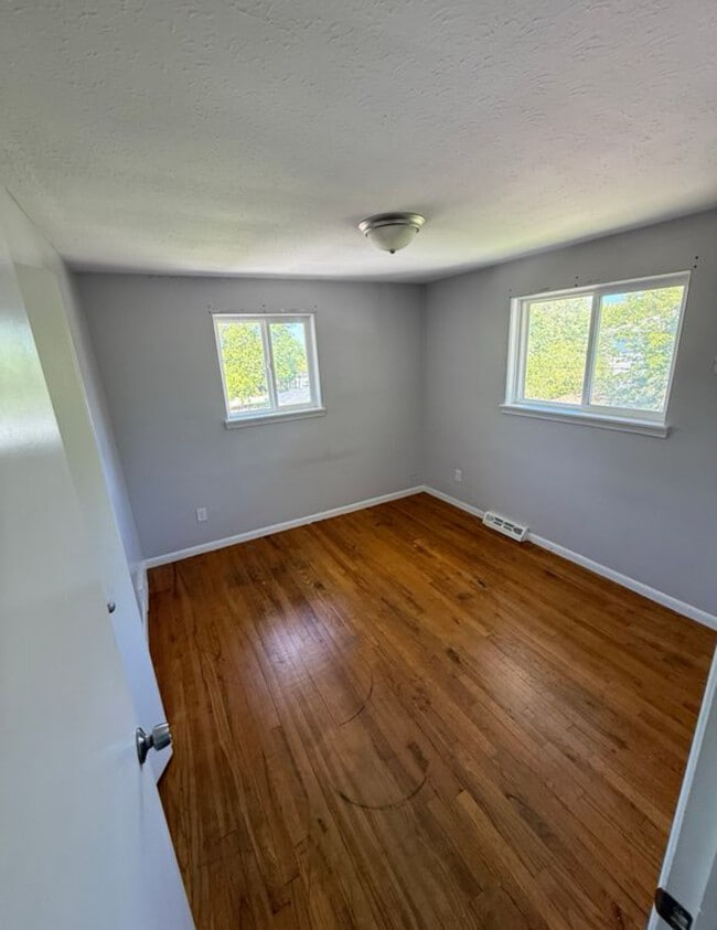 Building Photo - 8215 Crudele Dr