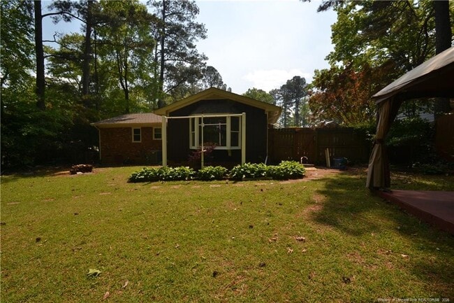 Building Photo - 806 Kingswood Dr