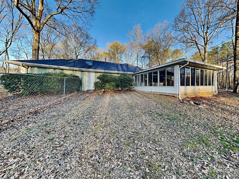 Building Photo - 120 Morning Creek Ct
