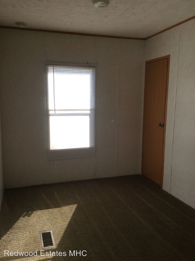 Building Photo - 1640 Via Roma Dr