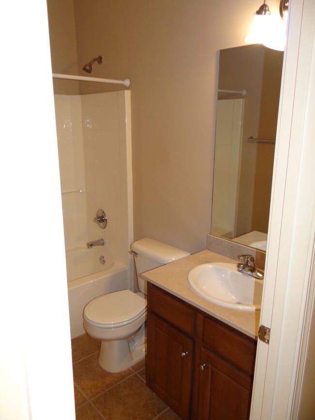 Building Photo - 257 Oxmoor Pl