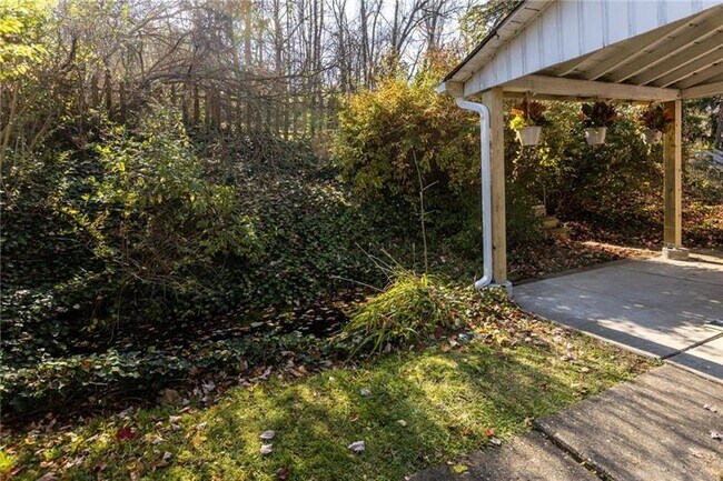Building Photo - 255 Gilkeson Rd