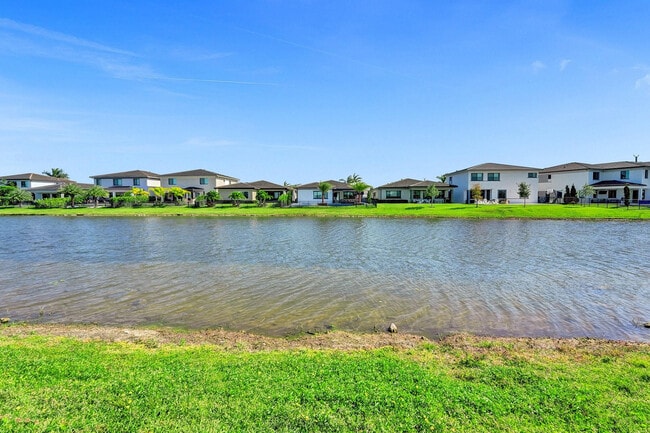 Building Photo - 10850 Oceano Wy