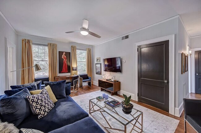 Building Photo - 518 Lamar Ave