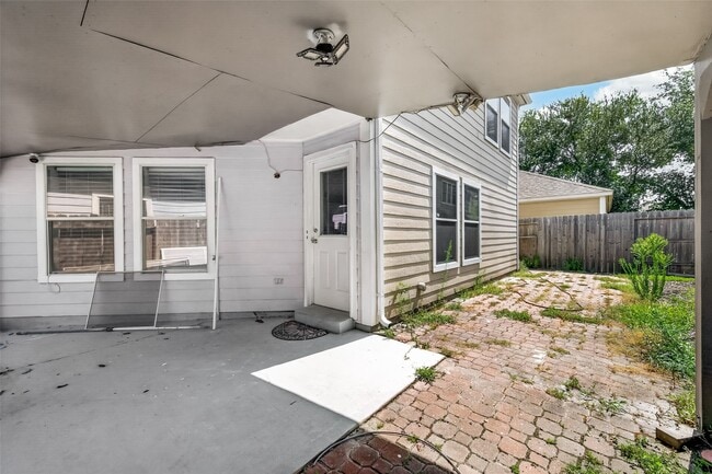 Building Photo - 12819 Wisteria Park Dr