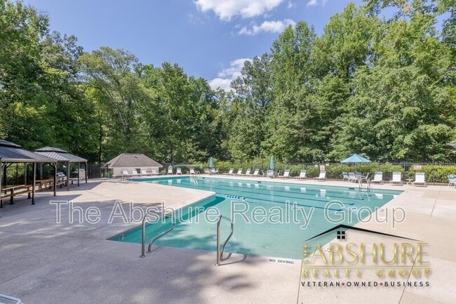 Building Photo - 1410 Fairfax Woods Dr