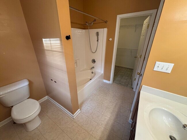 Building Photo - 2601 Buck Ln