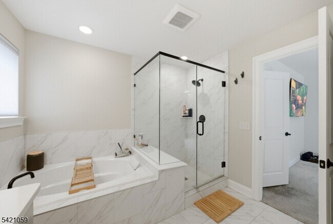 Building Photo - 12 Marigold Ct