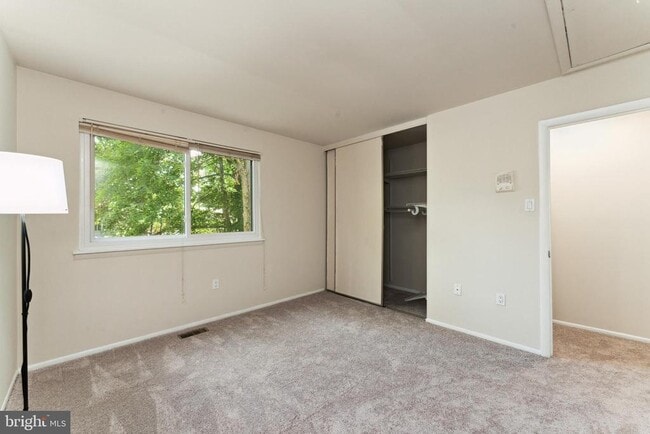 Building Photo - 10657 Spring Oak Ct