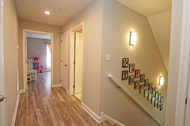 Building Photo - 224 Spring Run Ln