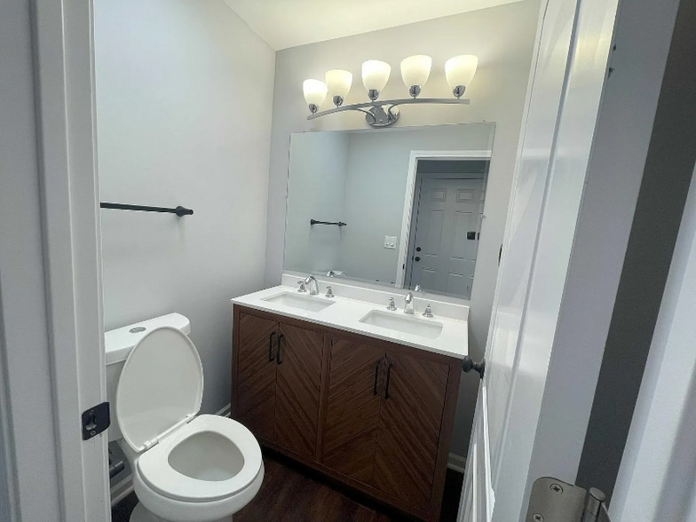 Building Photo - 455 Kilkenny Ct